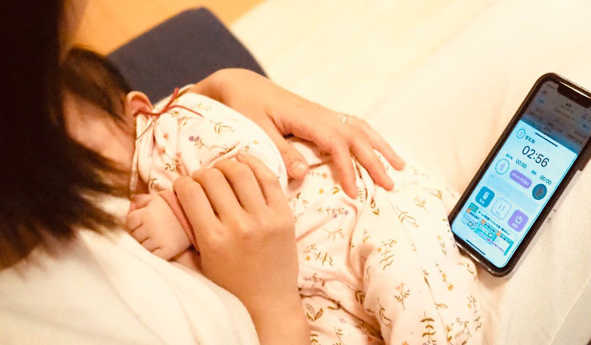 「子育テック」の新常識、陣痛も授乳もアプリで管理