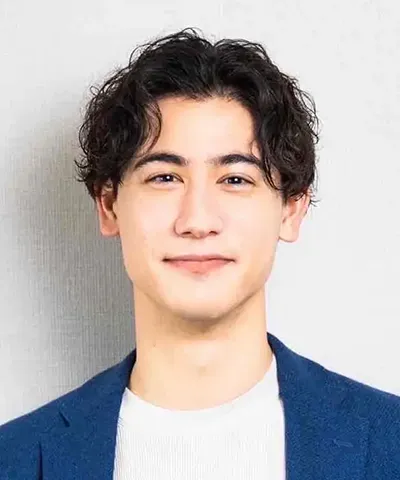 国山 ハセン 氏